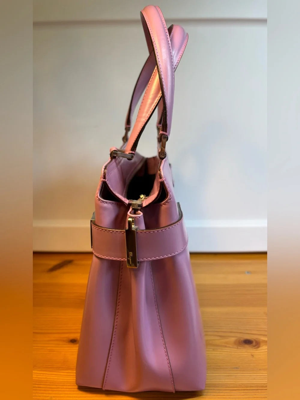 FERRAGAMO VINTAGE Y2K Women's Pink/Lavender Leather Top-Handle Handbag w/ strap